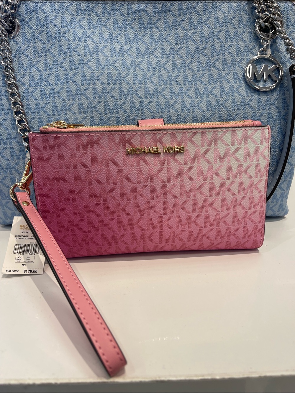 MICHAEL KORS JST Lg Double Zip Ombré Signature Logo Wristlet Phone
Carnation
NWT - Picture 10 of 16